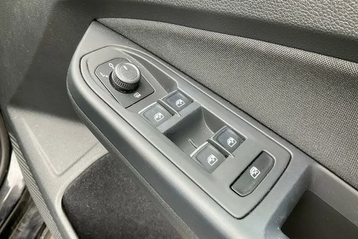 2020-volkswagen-golf-15-etsi-life-150ps-hatchback-big-15
