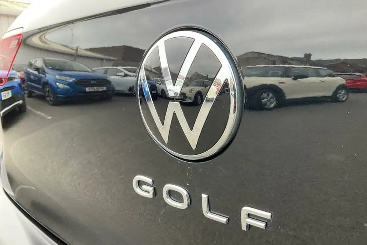 2020-volkswagen-golf-15-etsi-life-150ps-hatchback-big-39