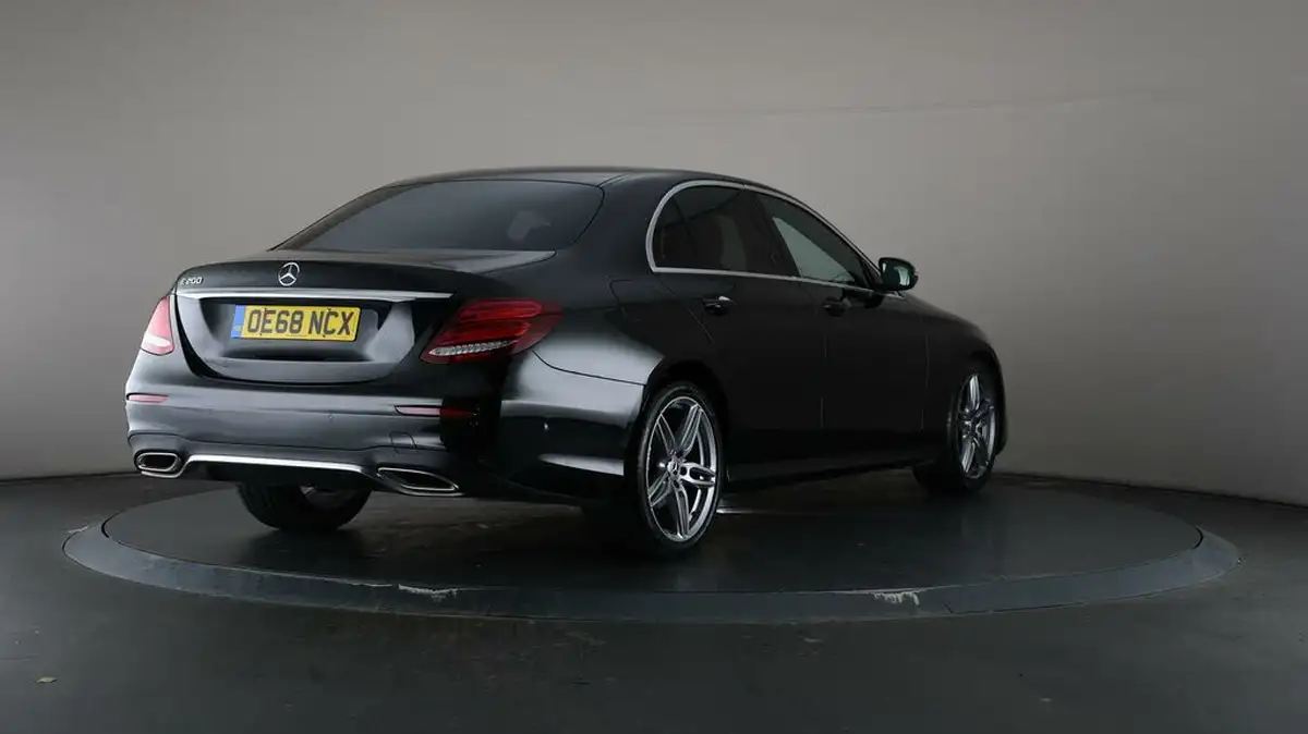 2019-mercedes-benz-e-class-20-e200-amg-line-saloon-4d-big-68