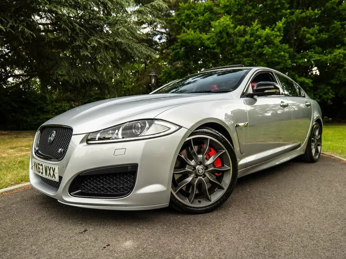 2013-jaguar-xf-50-xfr-big-27