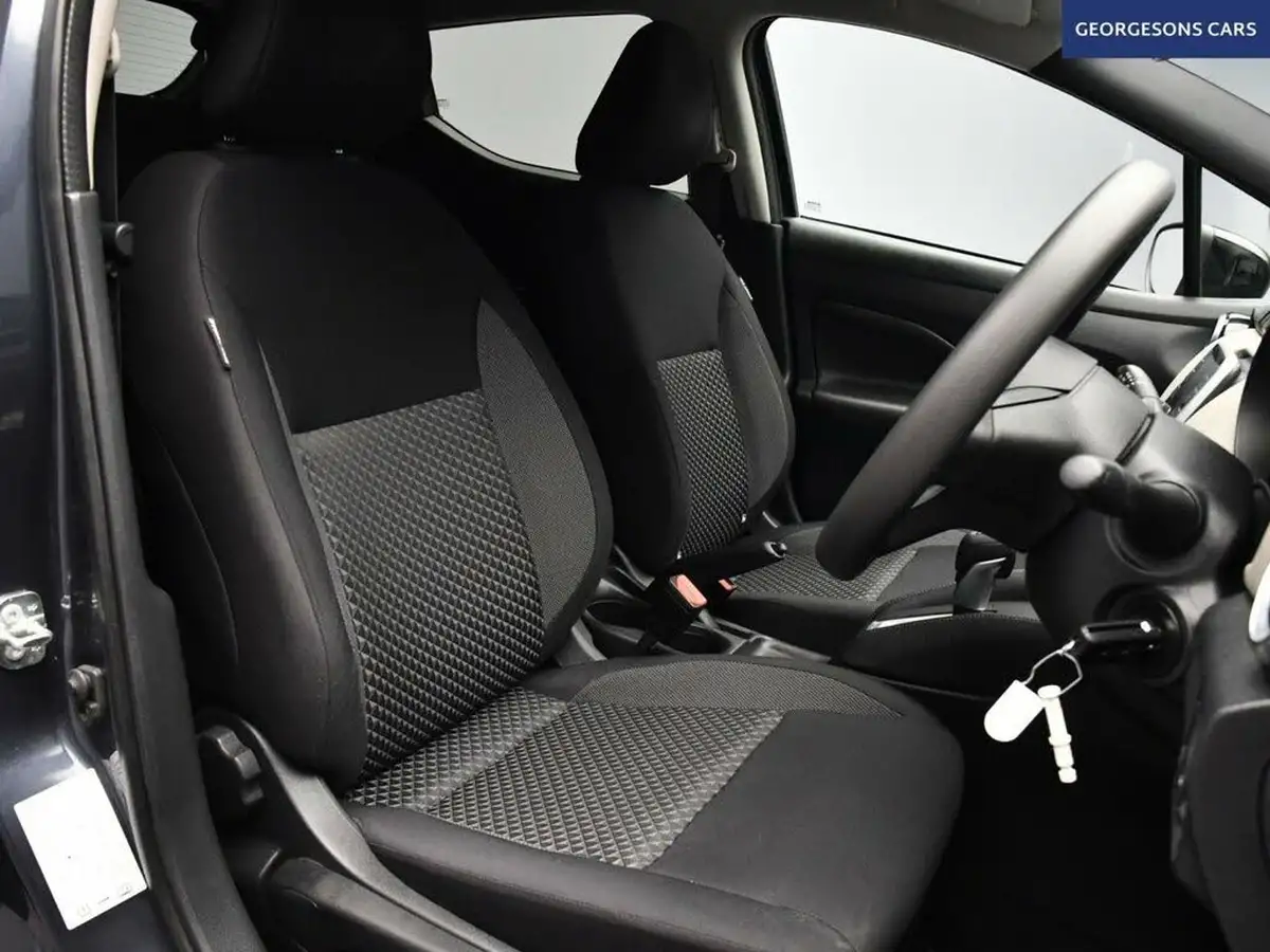 2022-nissan-micra-10-ig-t-kiiro-cvt-big-12