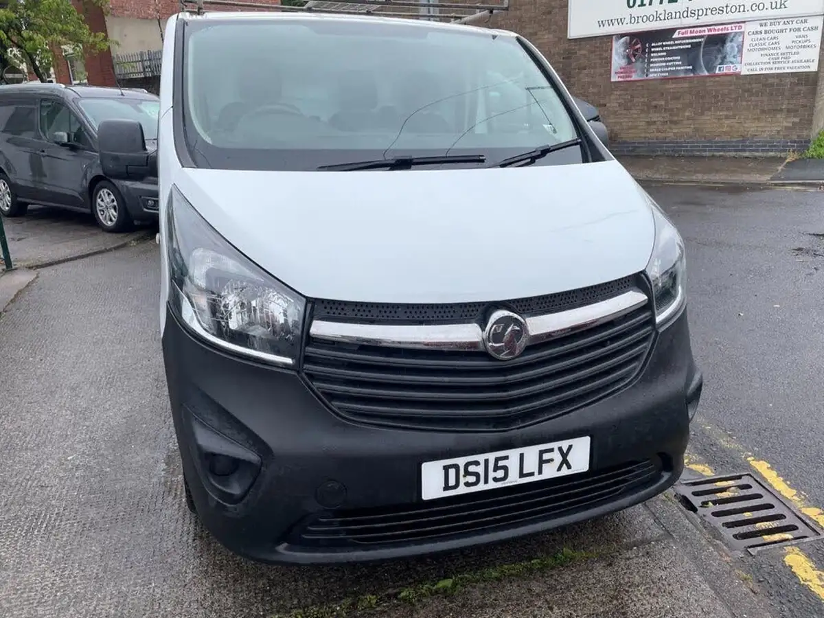 2015-vauxhall-vivaro-16cdti-2900-l2h1-115ps-refrigerated-van-big-3