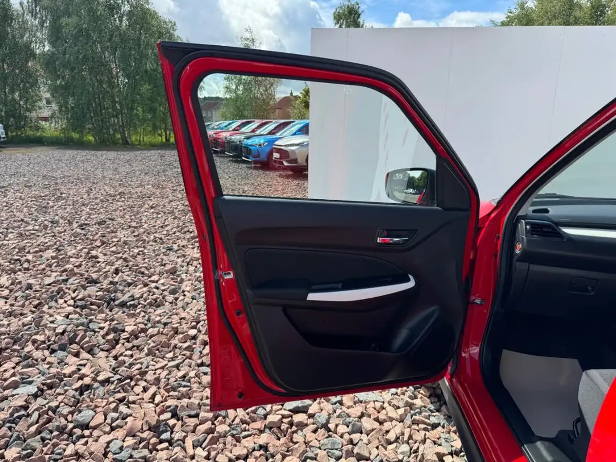 2019-suzuki-swift-12-dualjet-attitude-big-27
