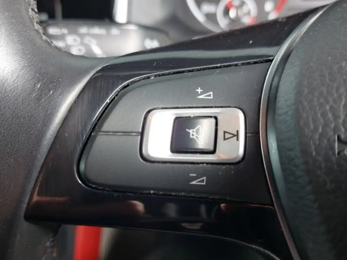 2018-volkswagen-polo-10-beats-60ps-5d-big-9