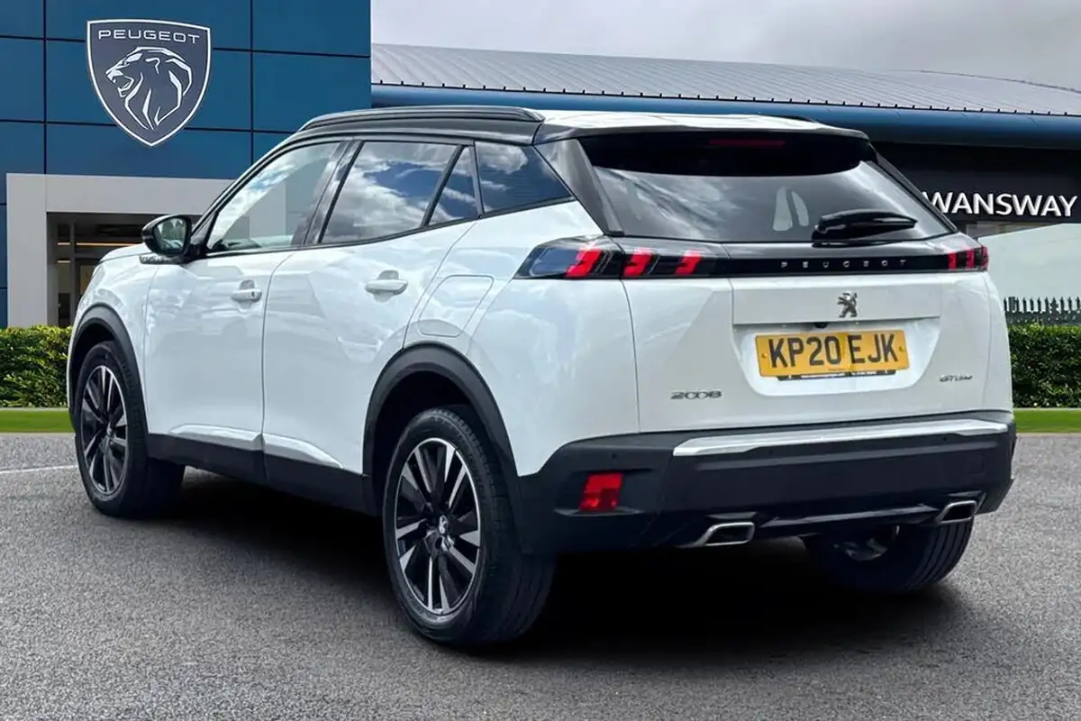 2020-peugeot-2008-suv-12-puretech-gt-line-big-1