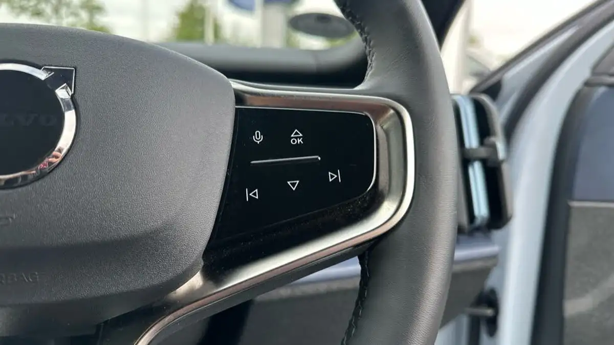 2024-volvo-ex30-e-single-motor-plus-extended-range-big-26