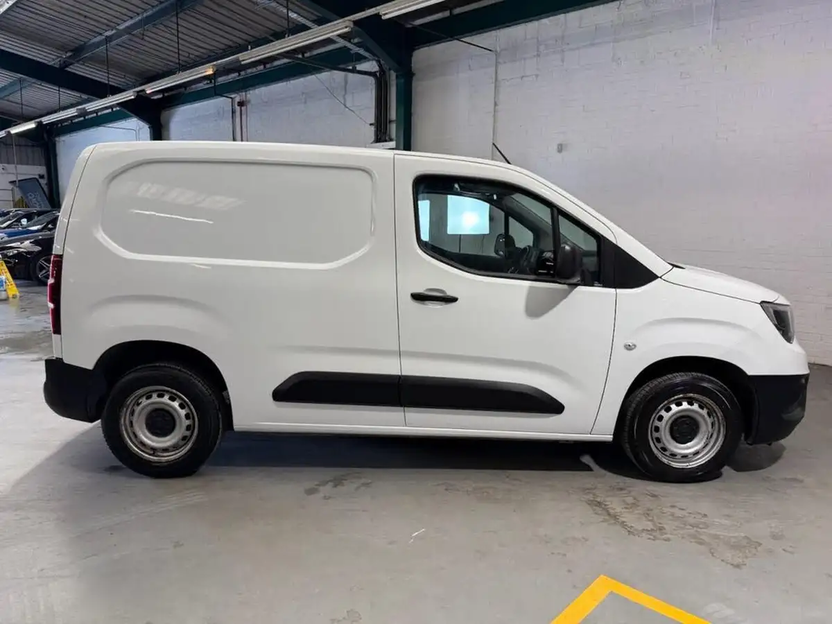 2022-vauxhall-combo-15cdti-dynamic-2000-100pseu6d-big-18