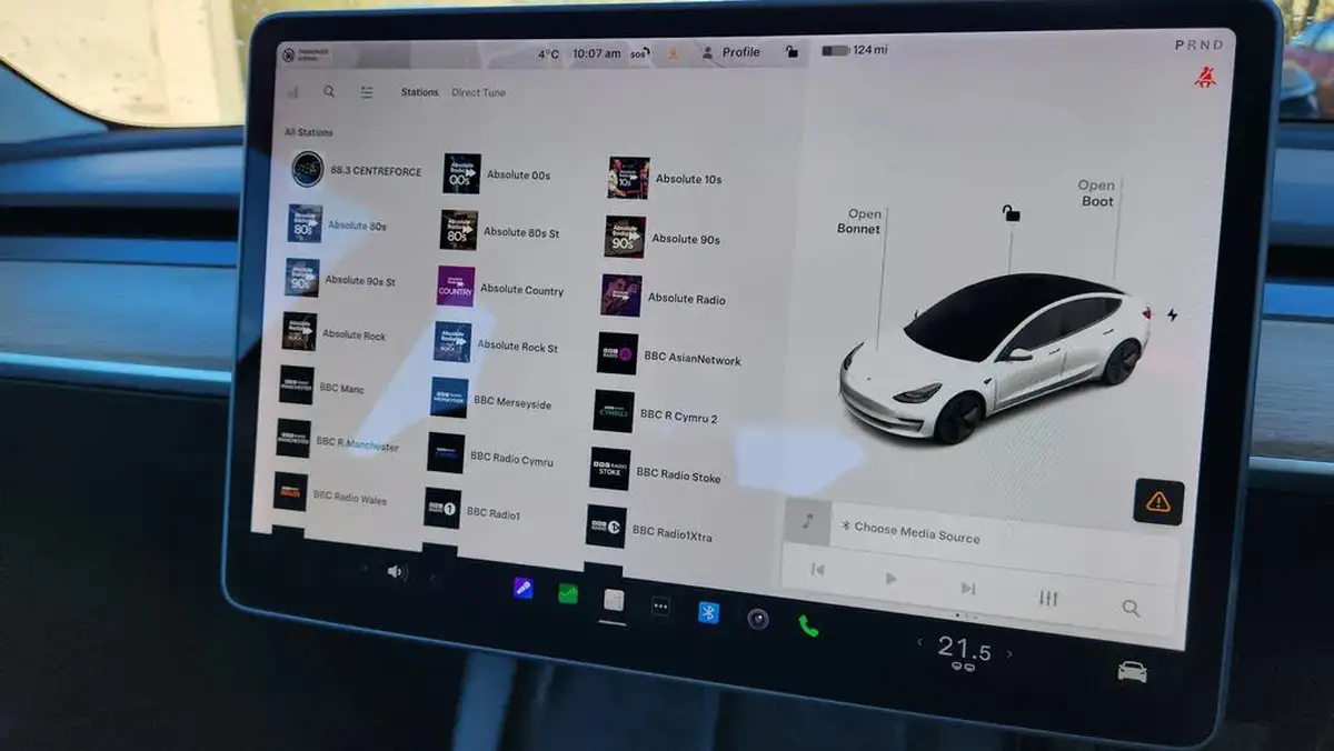 2020-tesla-model-3-e-long-range-big-15