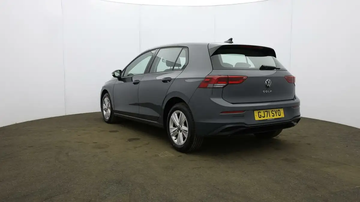 2021-volkswagen-golf-10-tsi-life-hatchback-big-35