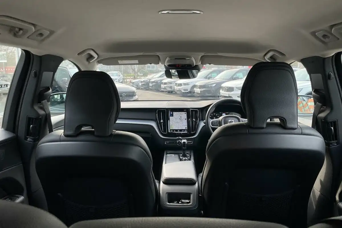 2018-volvo-xc60-20td-d4-momentum-4x4-big-20