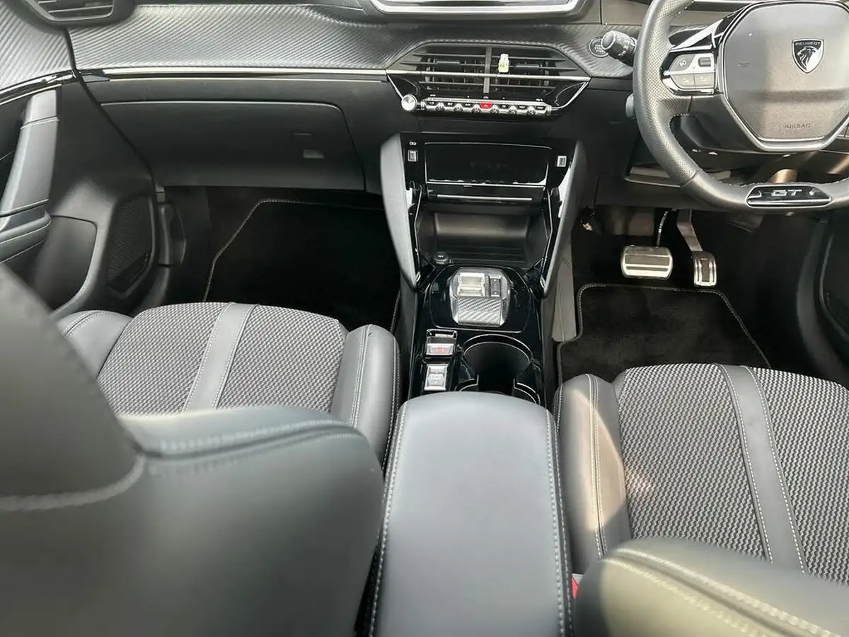 2024-peugeot-208-e-gt-156ps-51kwh-big-36