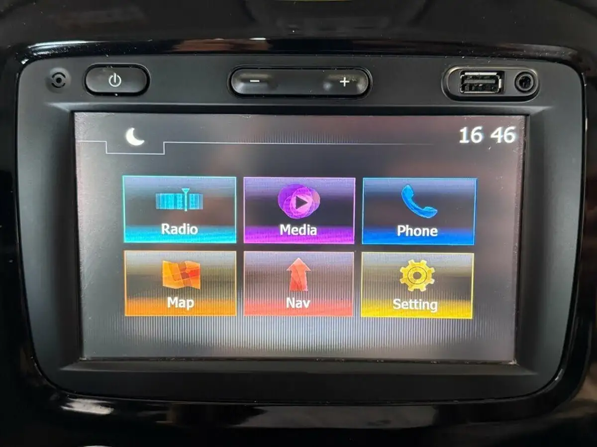2015-renault-captur-09-dynamique-nav-big-5