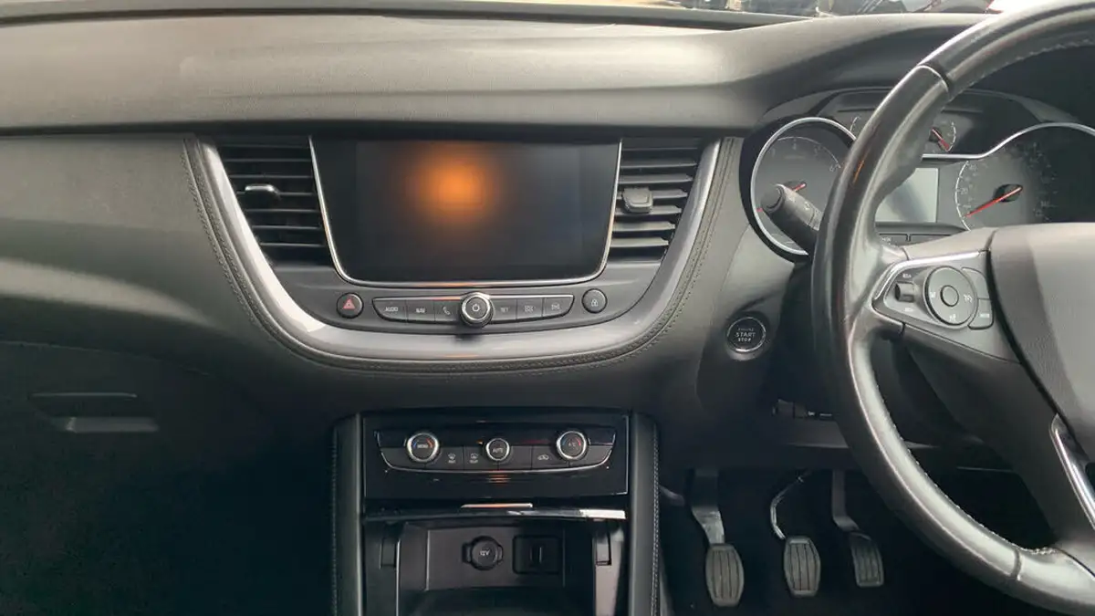 2021-vauxhall-grandland-x-12-griffin-big-9