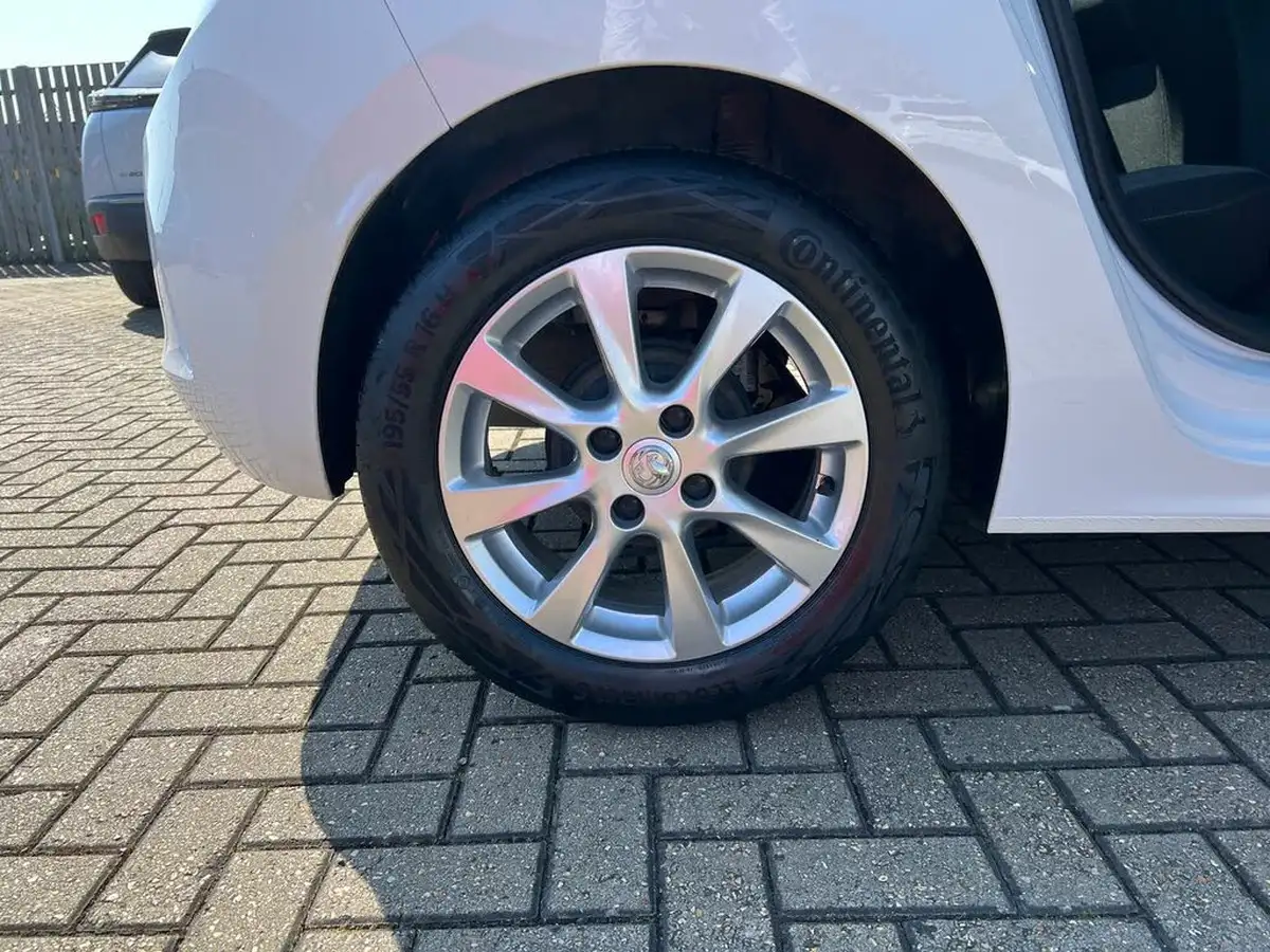 2022-vauxhall-corsa-12i-design-big-6