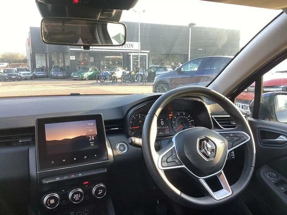 2022-renault-clio-10-tce-iconic-edition-big-10