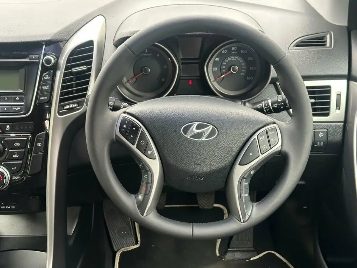 2012-hyundai-i30-16td-active-blue-drive-isg-big-21