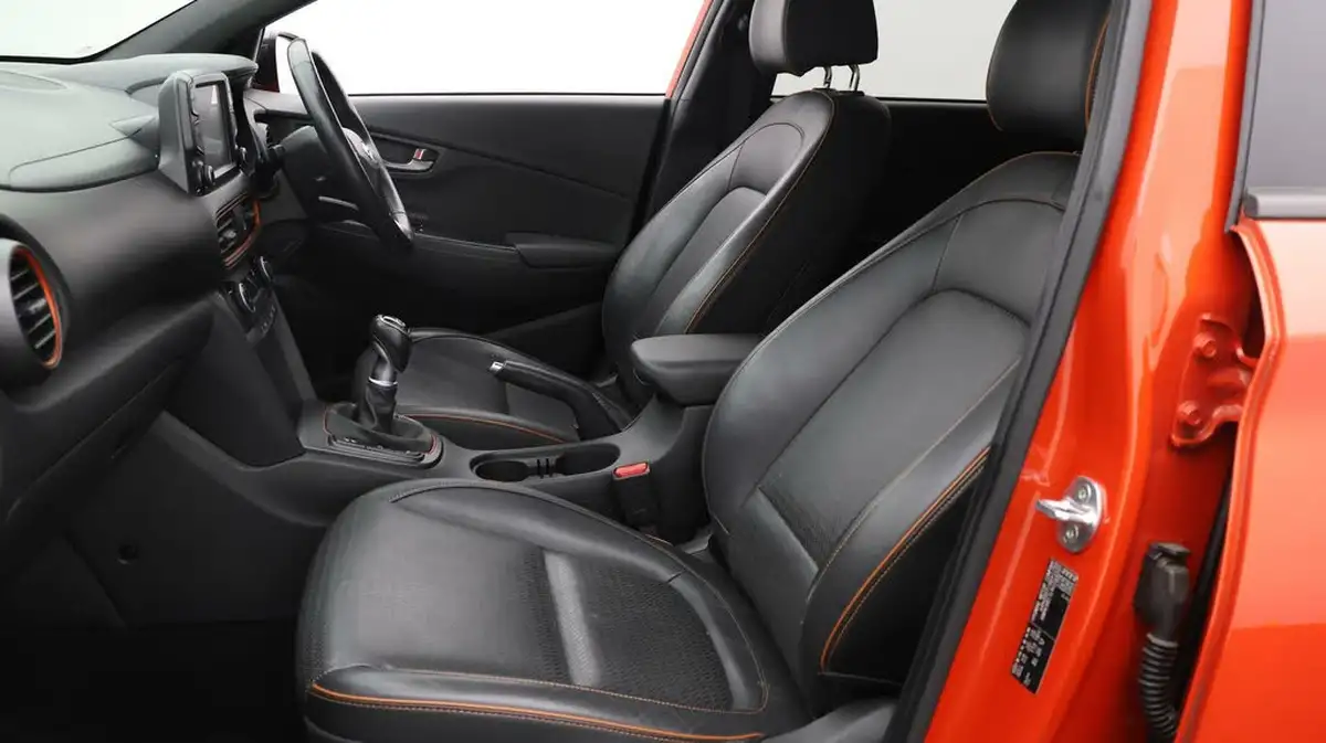 2019-hyundai-kona-10-t-gdi-premium-se-1-tone-roof-big-13