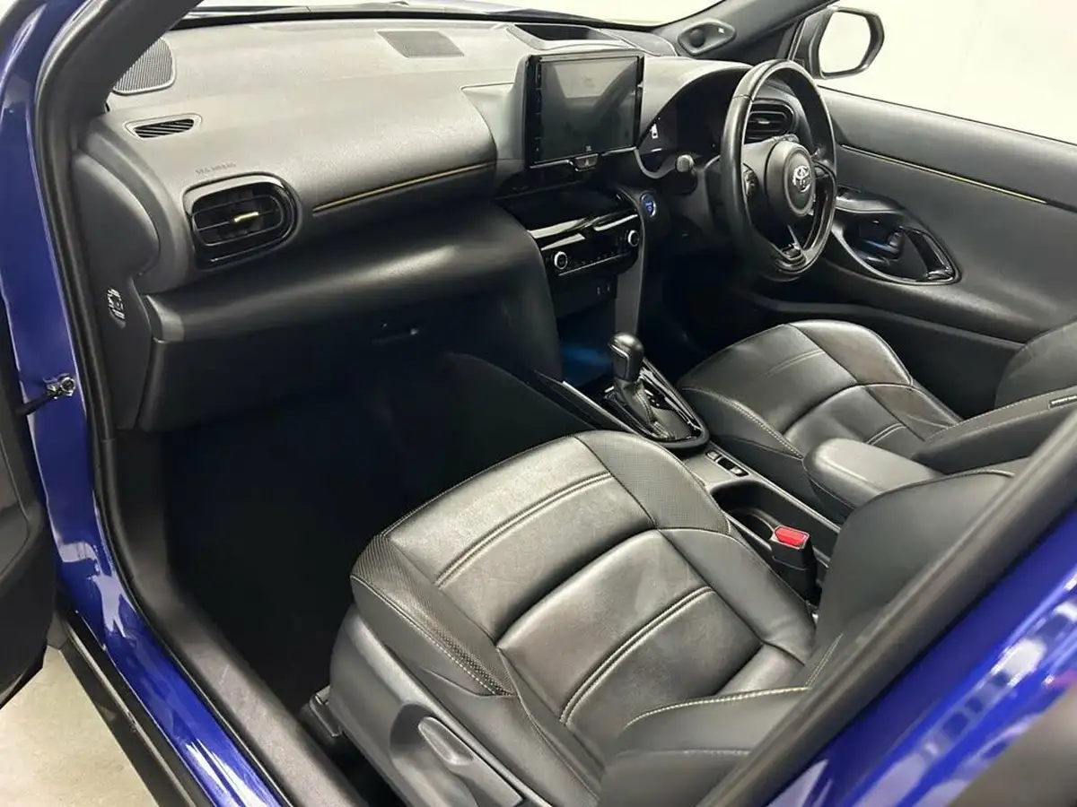 2022-toyota-yaris-cross-15-vvt-i-premiere-edition-big-15