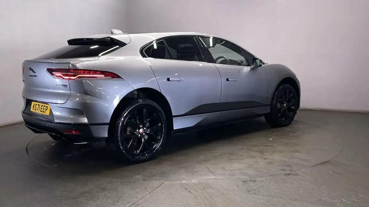 2022-jaguar-i-pace-ev400-black-big-7