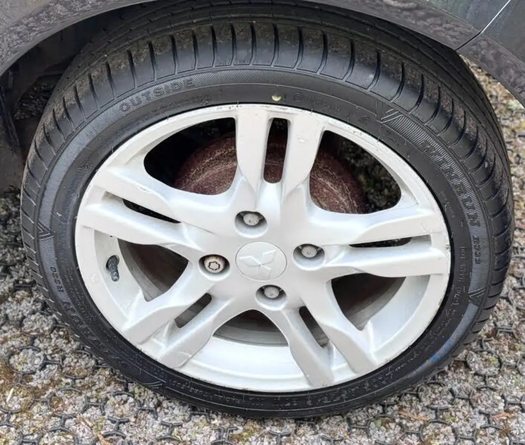 2011-mitsubishi-colt-13-juro-5d-big-38