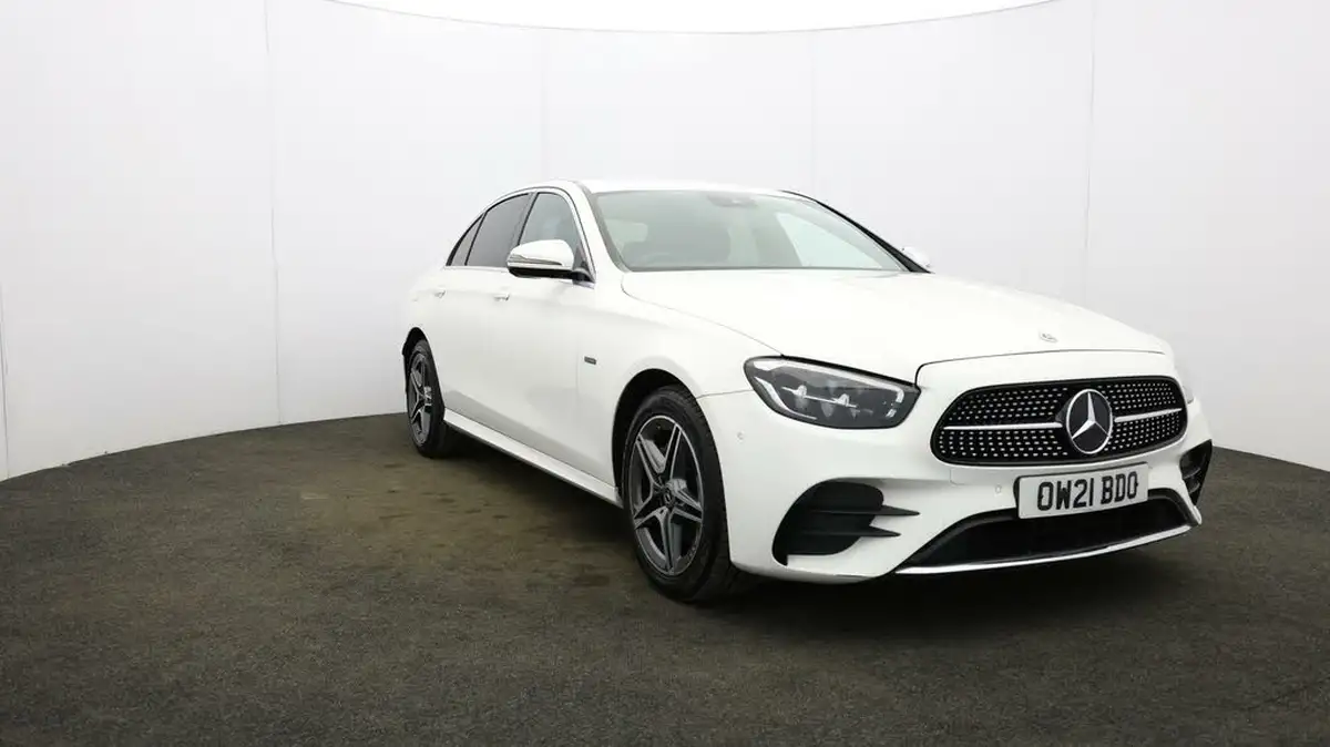 2021-mercedes-benz-e-class-big-40