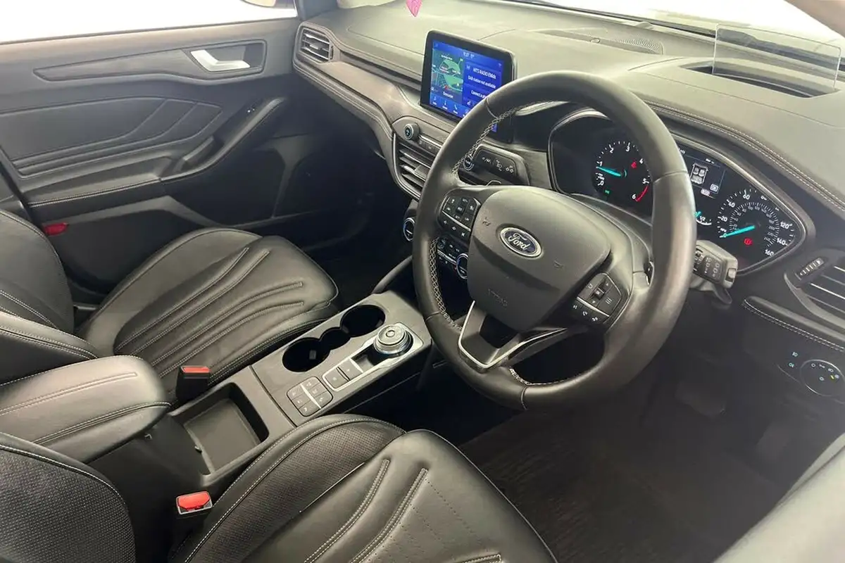 2019-ford-focus-20-vignale-hatchback-auto-big-9