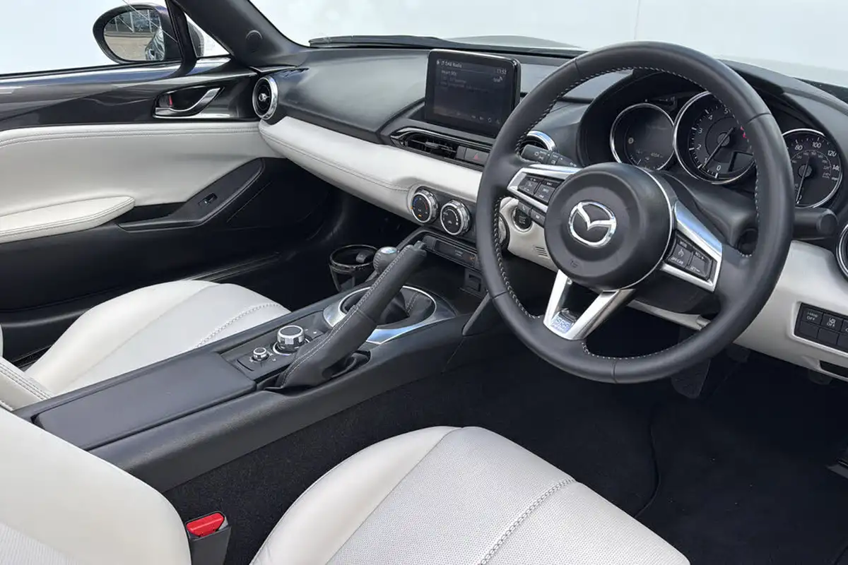2023-mazda-mx-5-15-kizuna-big-8