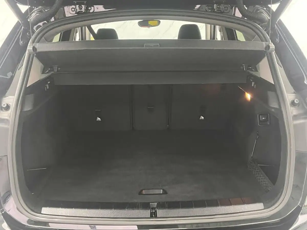 2021-bmw-x1-15-sdrive18i-se-dct-big-26