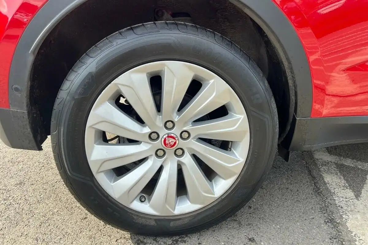 2020-jaguar-e-pace-20-i4d-se-150ps-awd-auto-big-10