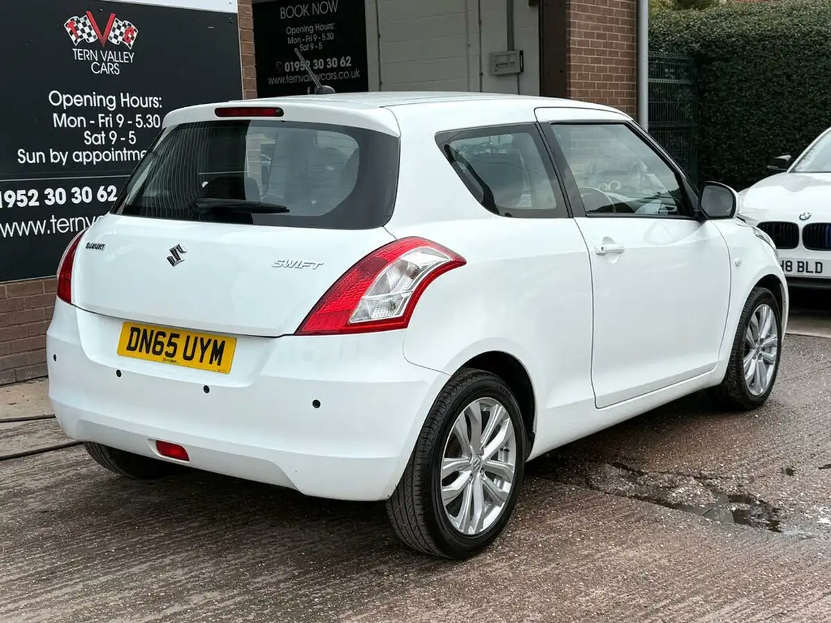 2015-suzuki-swift-12-sz3-3d-big-54