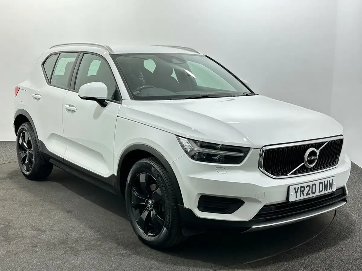 2020-volvo-xc40-20td-d3-momentum-geartronic-big-0