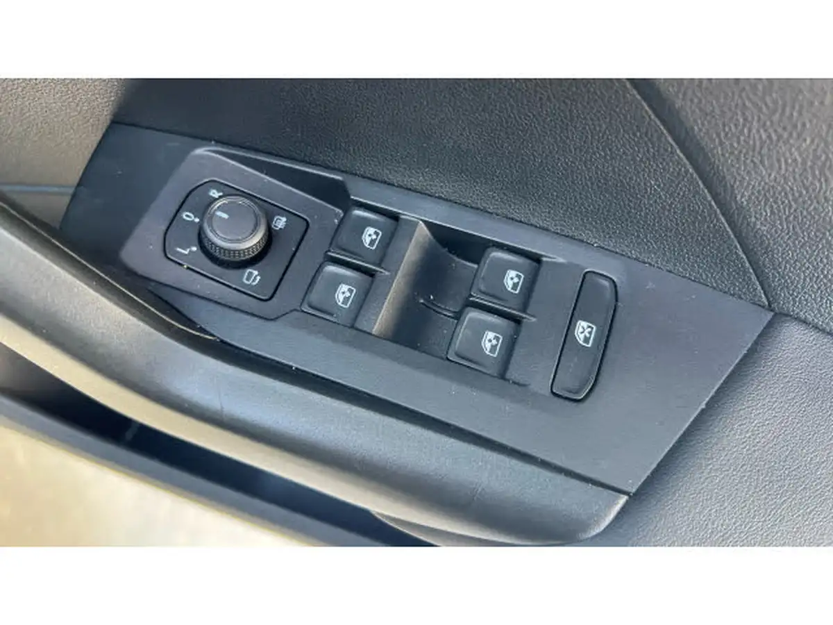 2023-volkswagen-t-cross-10-tsi-black-edition-110ps-dsg-big-32