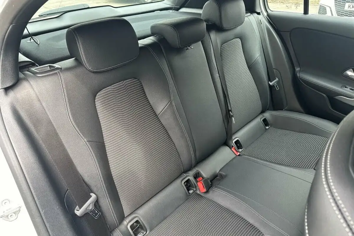 2020-mercedes-benz-a-class-15d-a180d-sport-executive-hatchback-5d-big-33