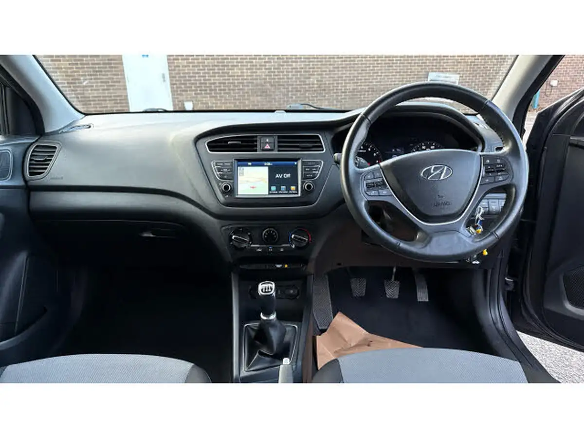 2020-hyundai-i20-12-play-big-9