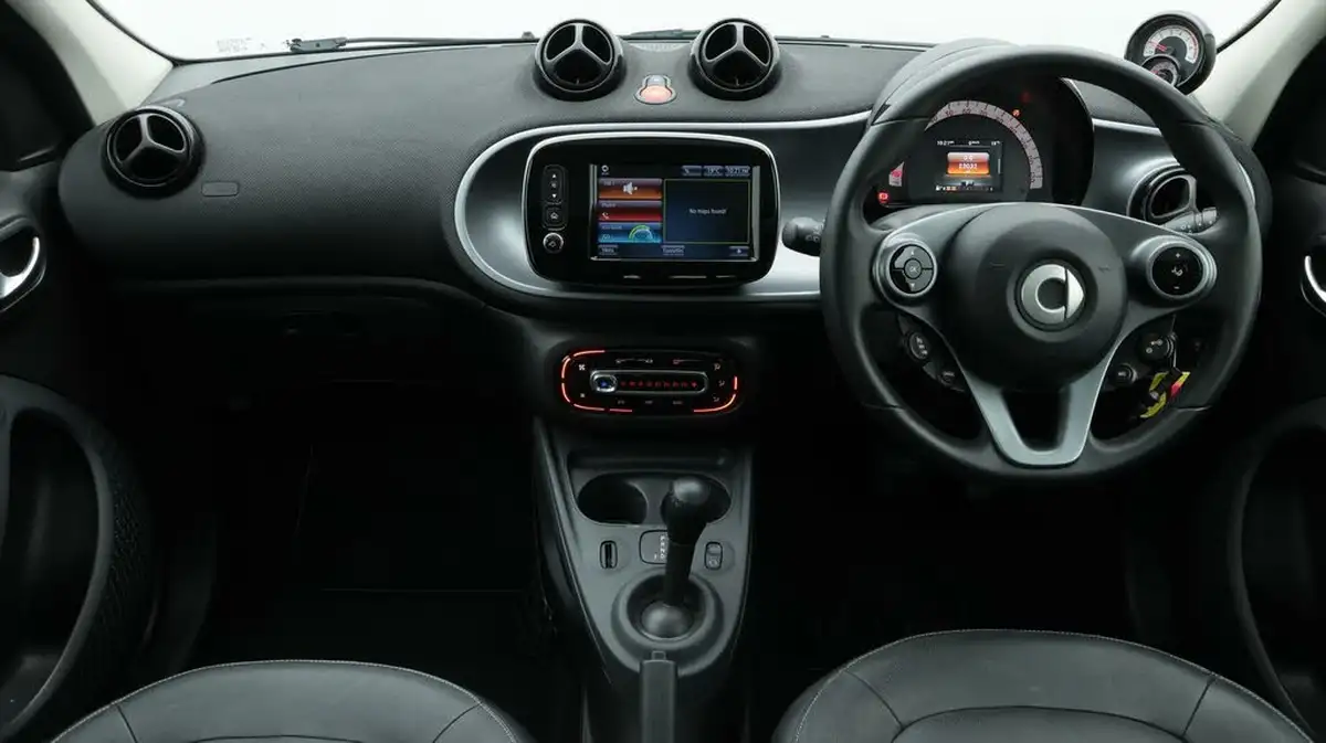 2018-smart-forfour-09-prime-premium-twinamic-big-13