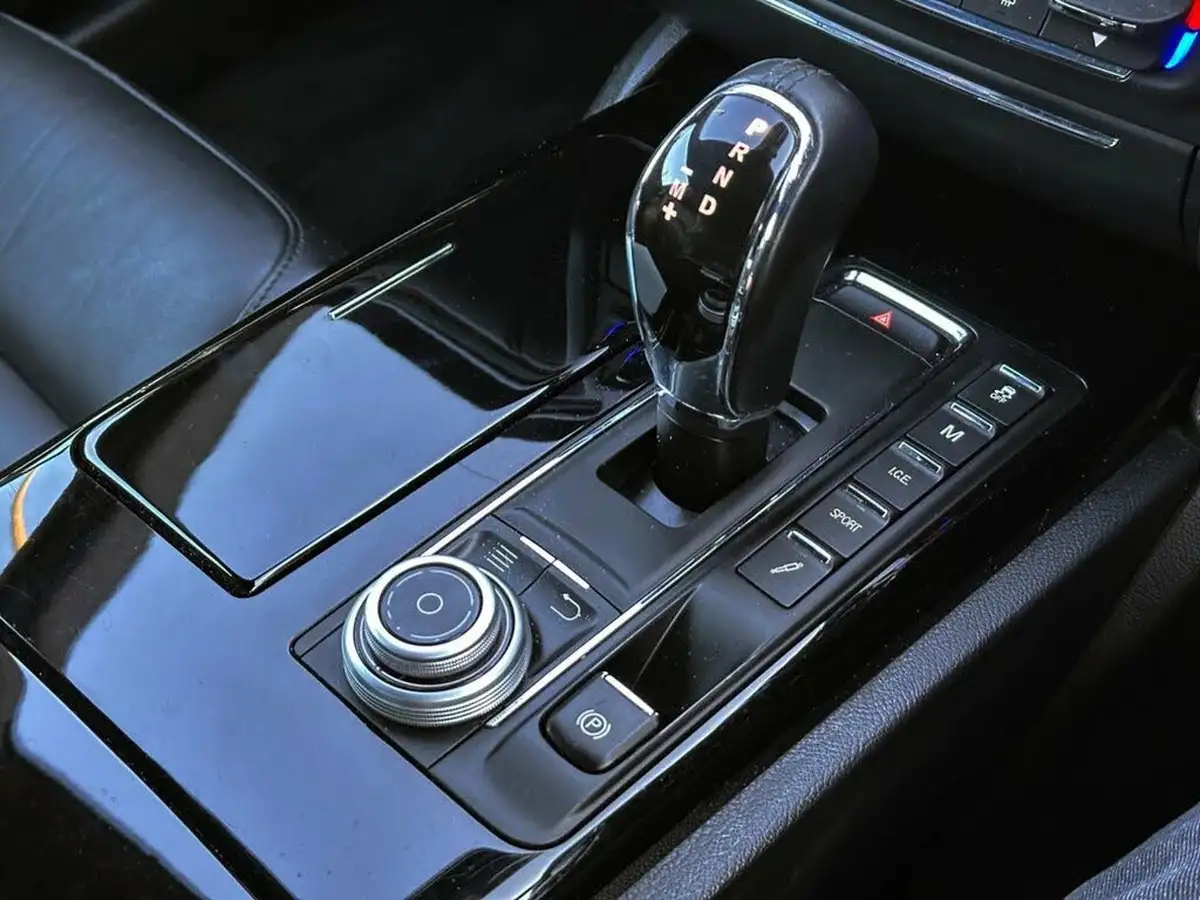 2017-maserati-quattroporte-30td-big-12