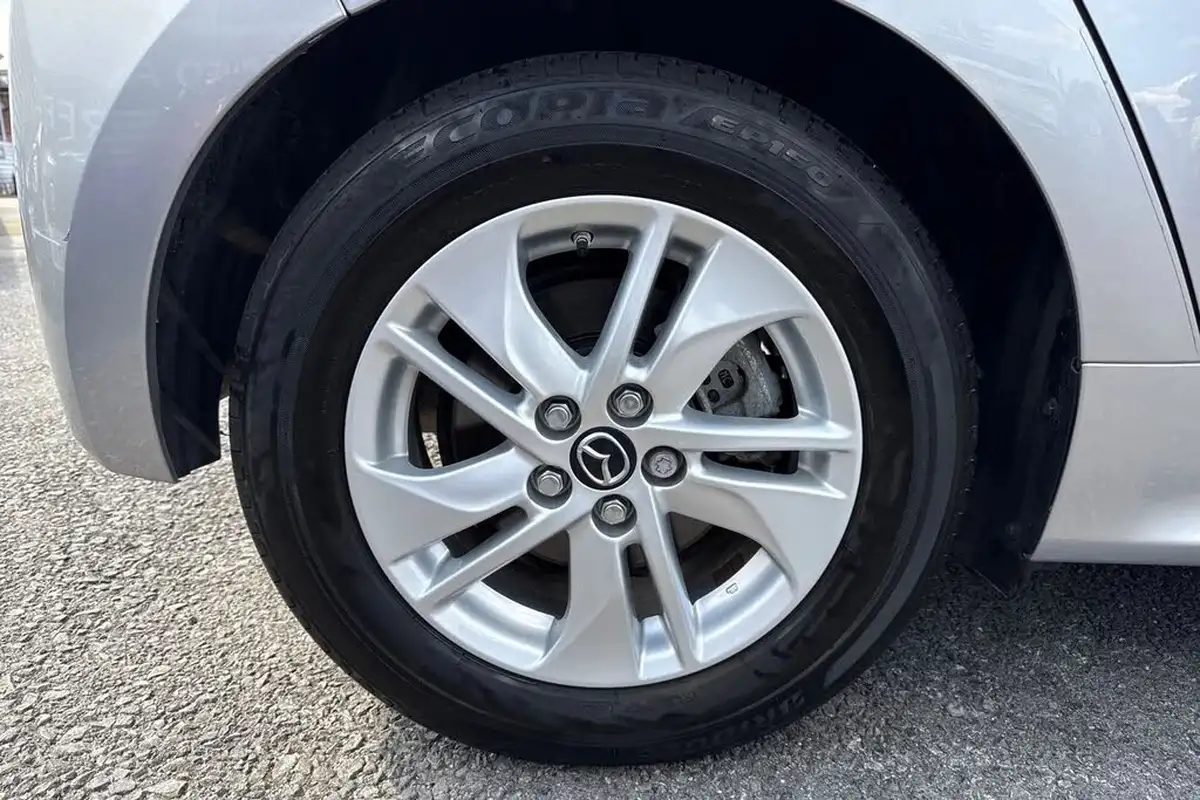 2022-mazda-mazda2-15-agile-big-22
