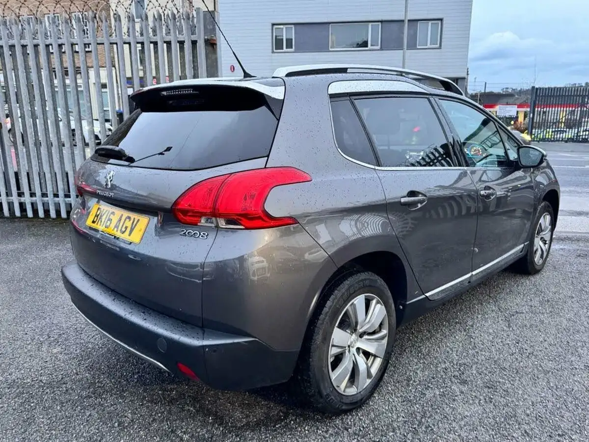 2016-peugeot-2008-crossover-12-puretech-allure-82bhp-big-16