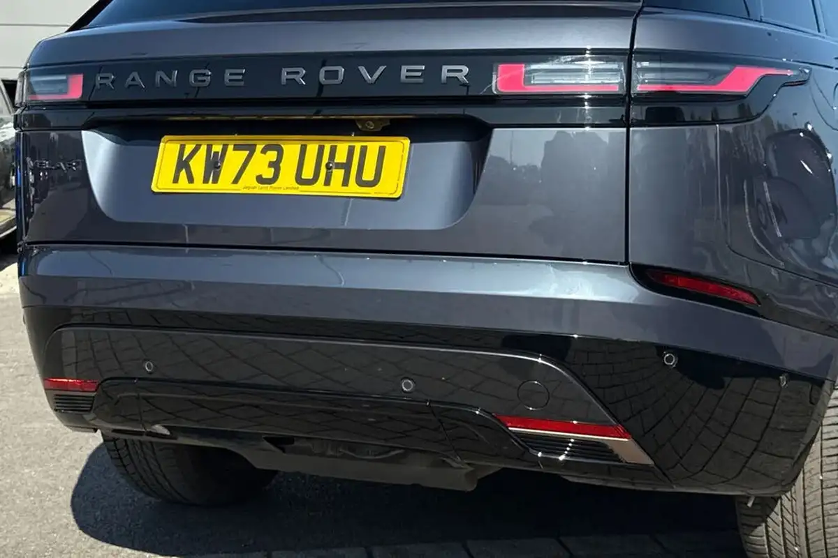 2023-land-rover-range-rover-velar-20-d200-dynamic-se-big-32