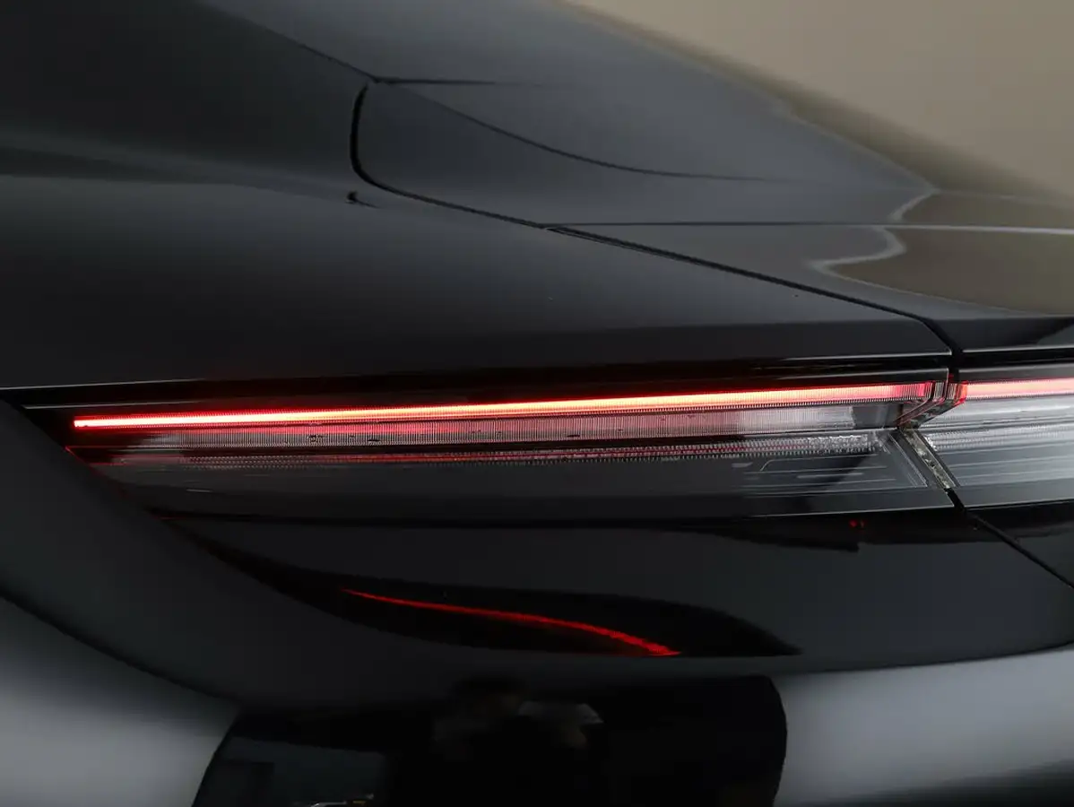 2021-porsche-taycan-e-4s-571ps-performance-battery-plus-big-39