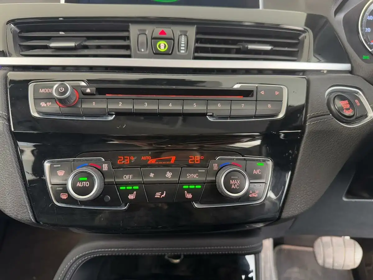 2019-bmw-x1-20-sdrive-20i-xline-sdrive-20i-big-27