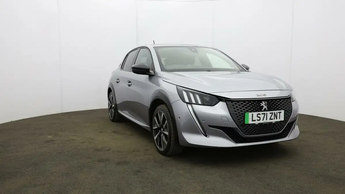 2021-peugeot-208-e-gt-50kwh-big-38