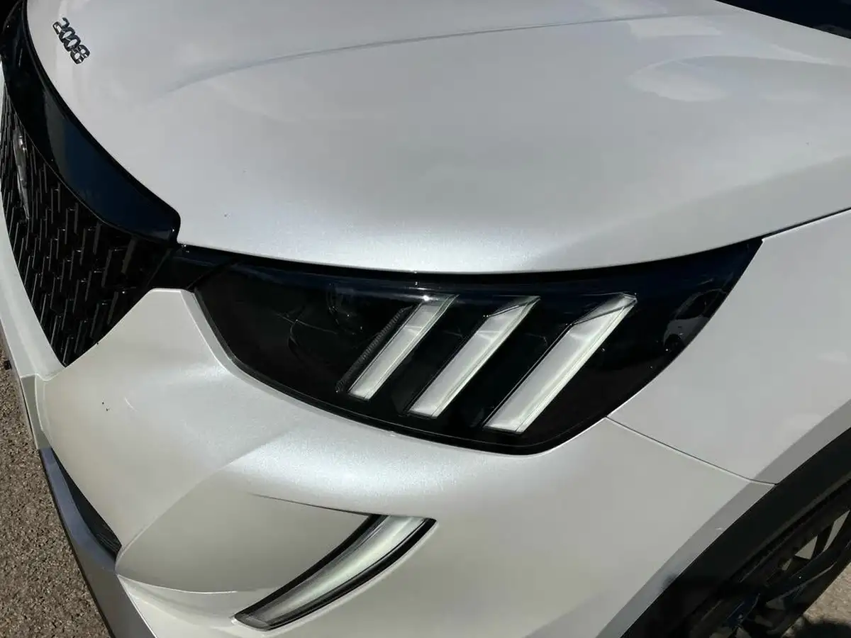 2021-peugeot-2008-suv-12-puretech-gt-eat8-big-12