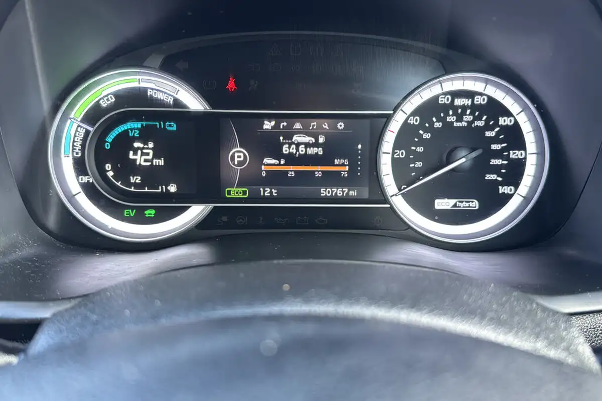 2017-kia-niro-16-gdi-2-157kwh-lithium-ion-big-12