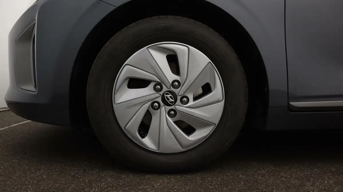 2019-hyundai-ioniq-16-gdi-premium-hybrid-big-18