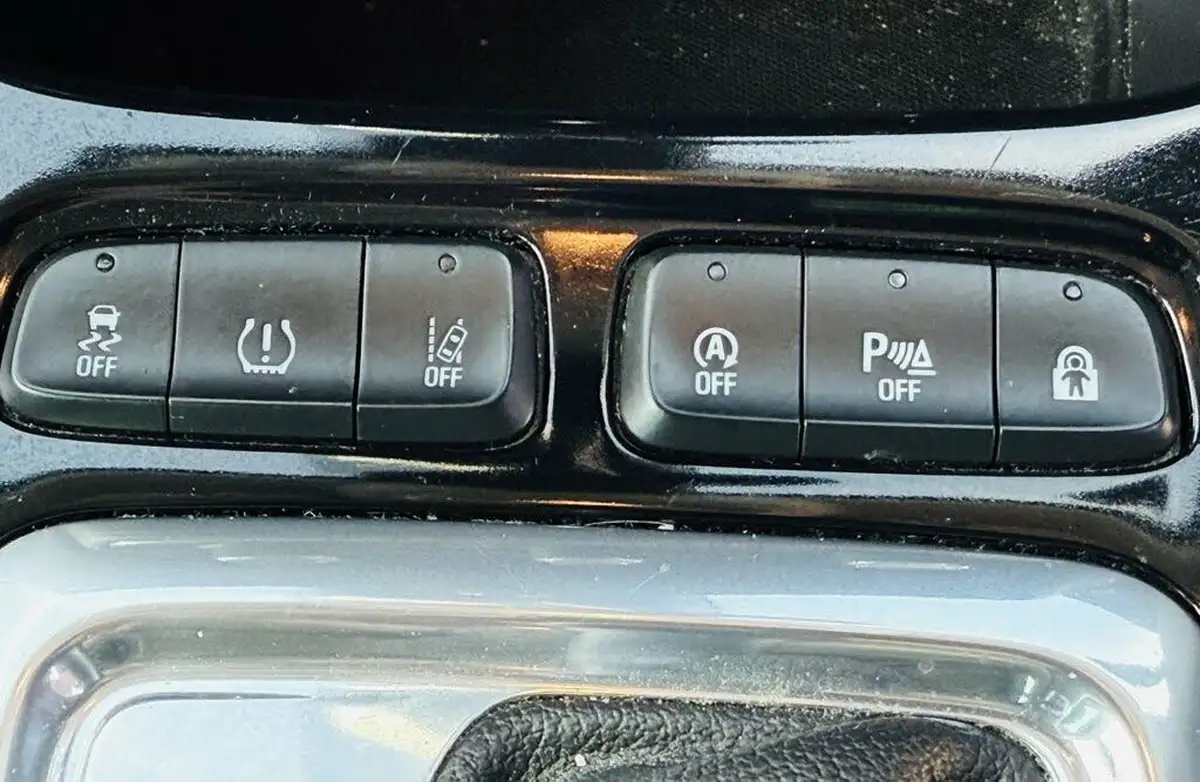 2019-vauxhall-crossland-x-12-elite-nav-110ps-turbo-ss-auto-big-16