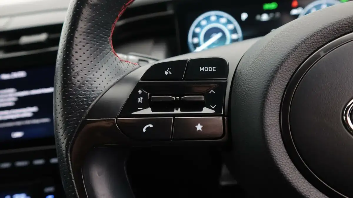 2022-hyundai-tucson-16-t-gdi-n-line-s-180ps-4wd-48-volt-mhev-dct-big-25