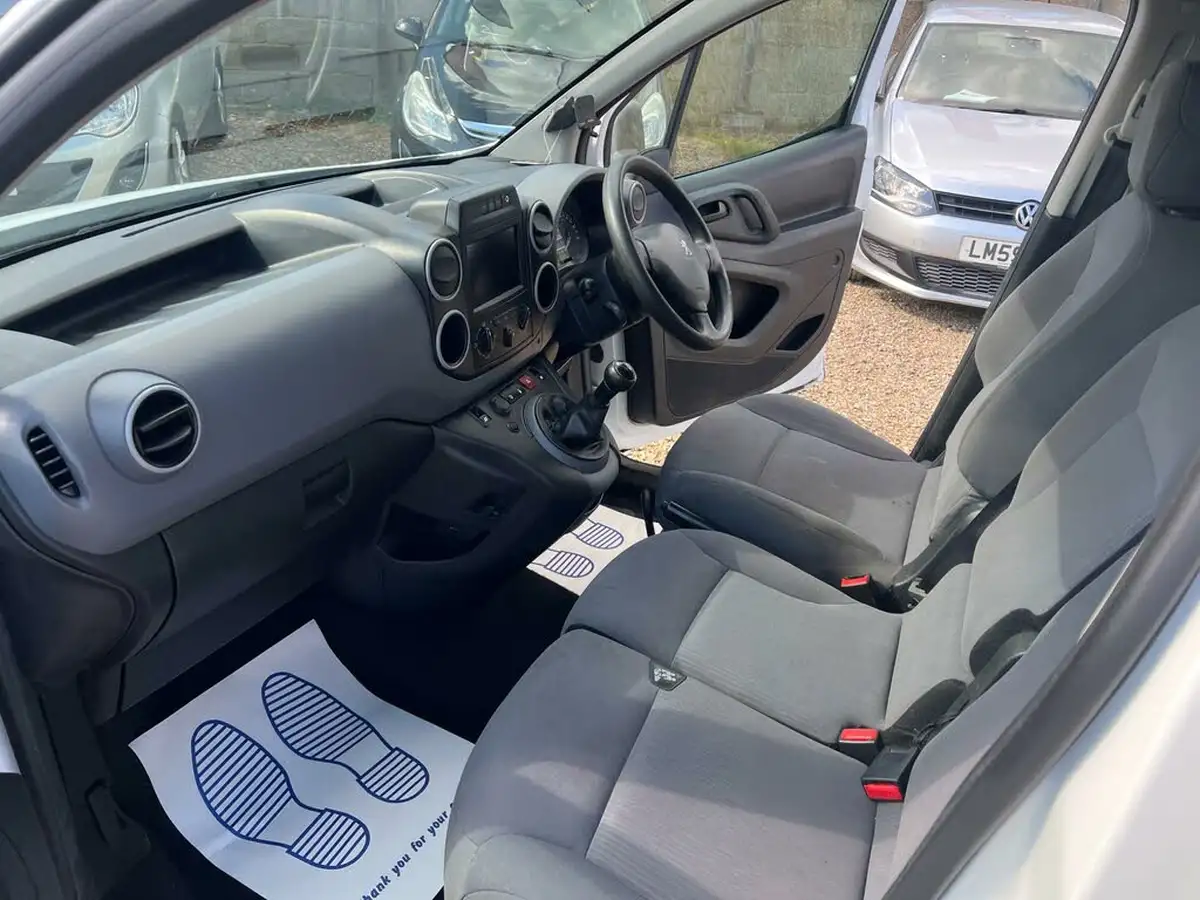 2016-peugeot-partner-16bluehdi-professional-l1-100pseu6-854-big-20
