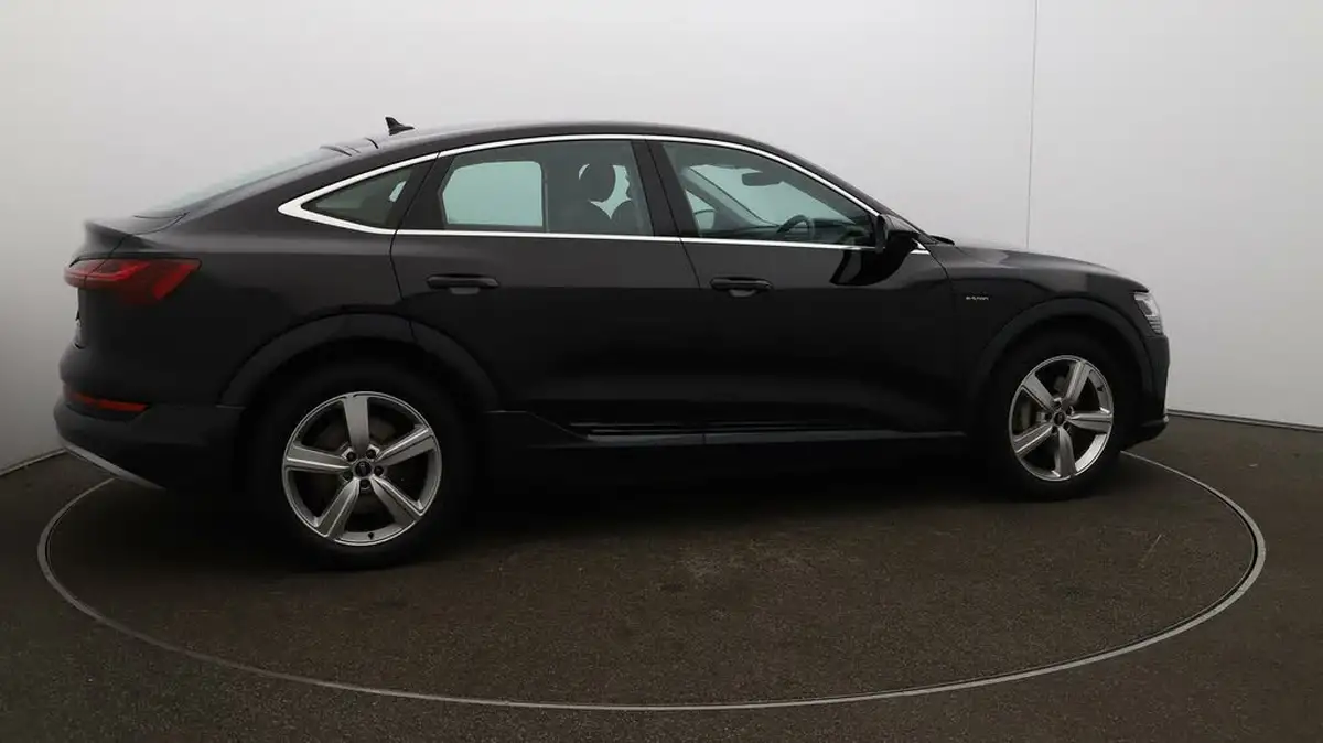 2021-audi-e-tron-55e-technik-sportback-big-44