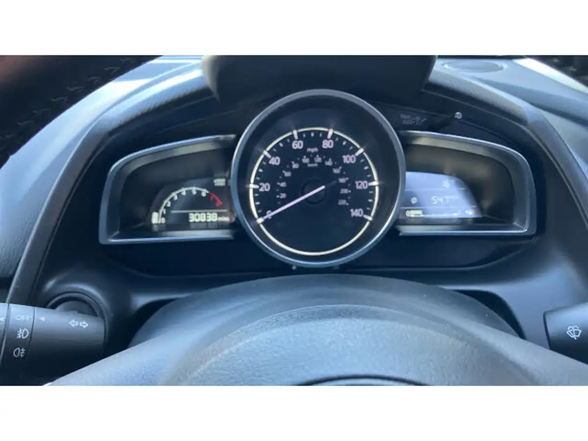 2018-mazda-mazda2-15-sport-nav-big-17